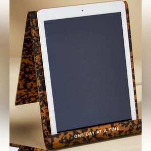 Acrylic IPad Stand